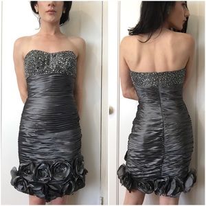 Last Chance! Tony Bowls Gray Short Gown
